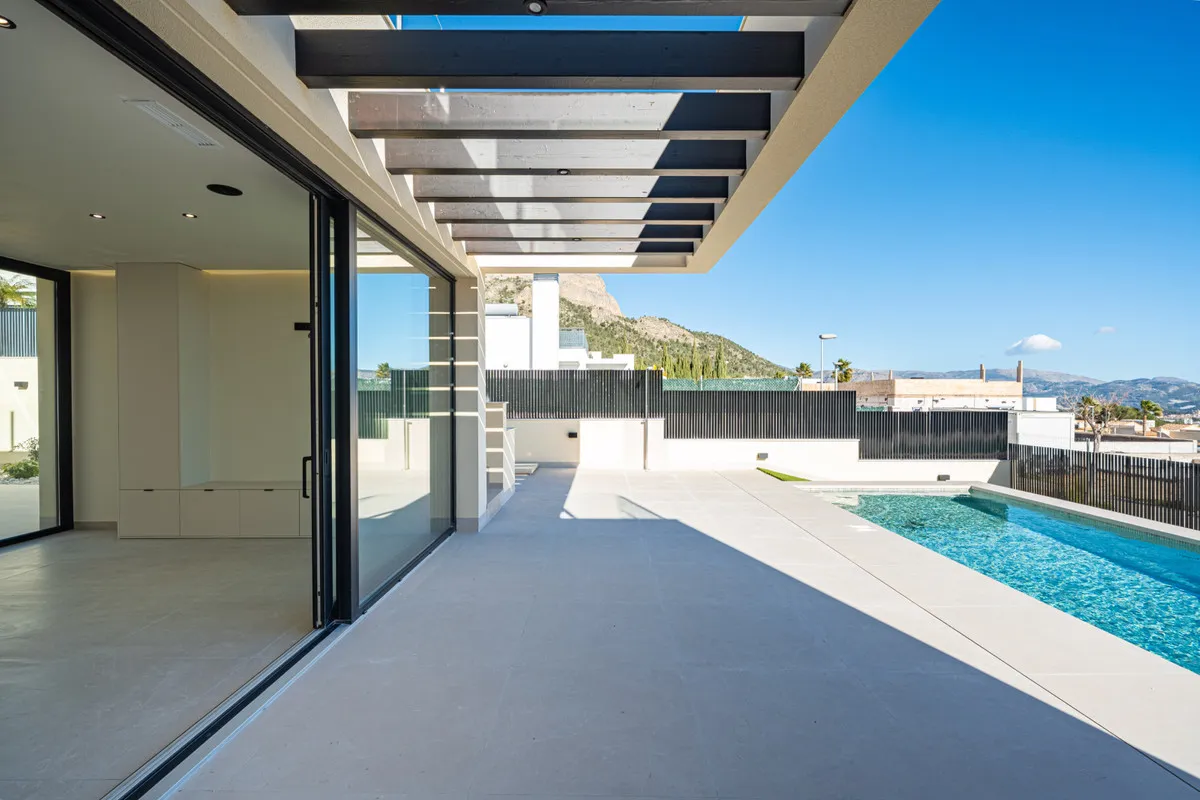 Nieuwbouwvilla met privézwembad en zeezicht in La Nucía, foto 2