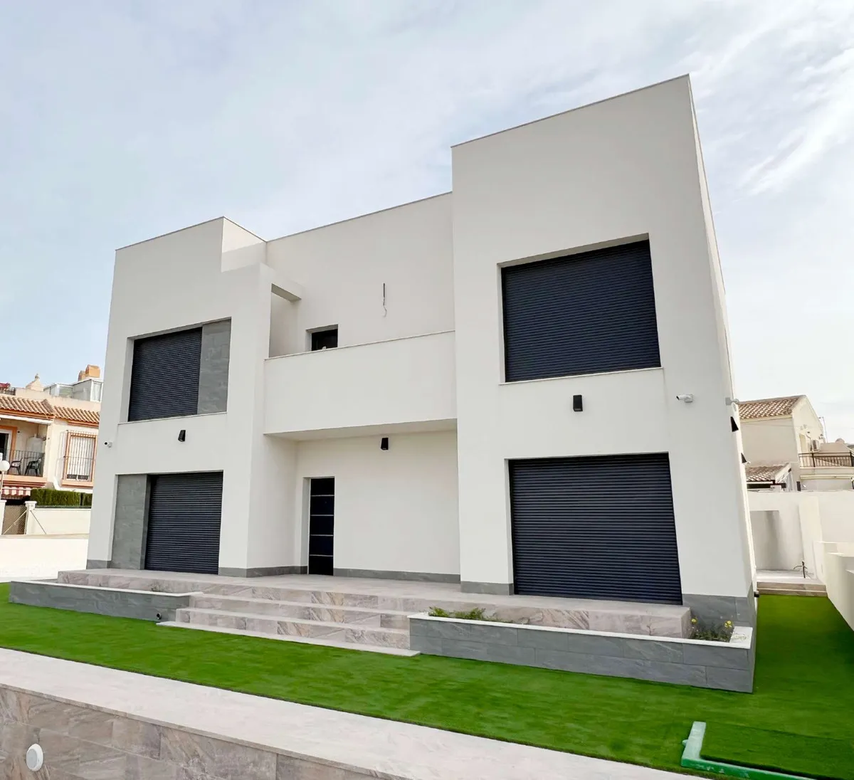 Nieuwbouwvilla met privézwembad en zeezicht in Torrevieja, foto 2