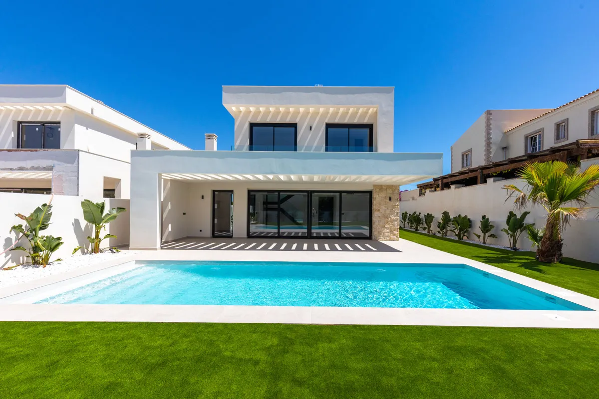 Nieuwbouwvilla met privézwembad en 4 slaapkamers in Torrevieja, foto 1