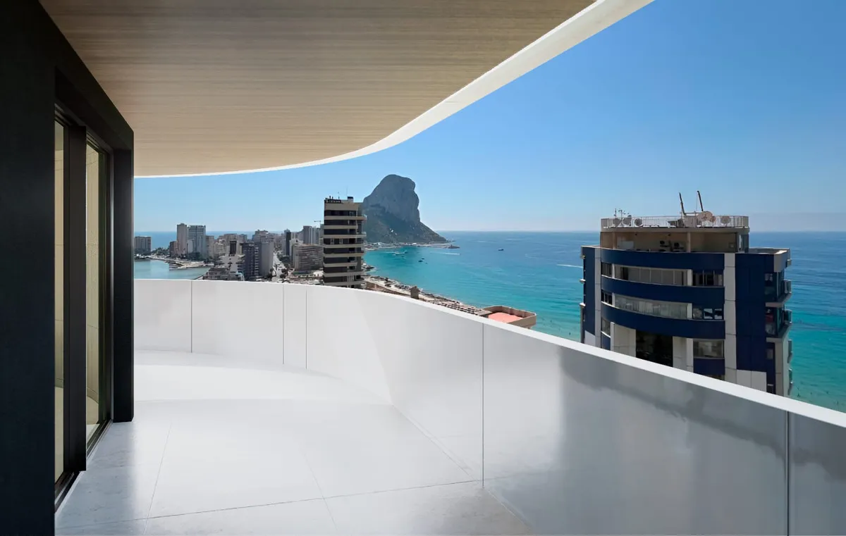 Nieuwbouwappartementen met zeezicht en zwembad in Calp, foto 2
