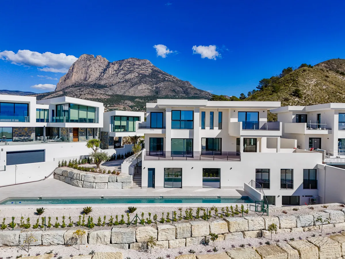 Nieuwbouwvilla met privézwembad en zeezicht in Finestrat, foto 2