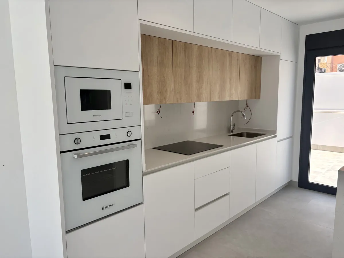 Nieuwbouwvilla met privézwembad en dakterras in Los Alcázares, foto 3