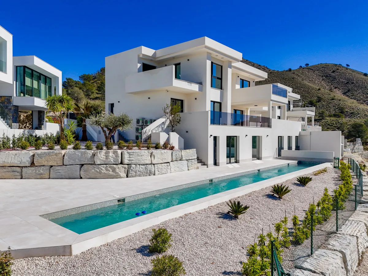 Nieuwbouwvilla met privézwembad en zeezicht in Finestrat, foto 1