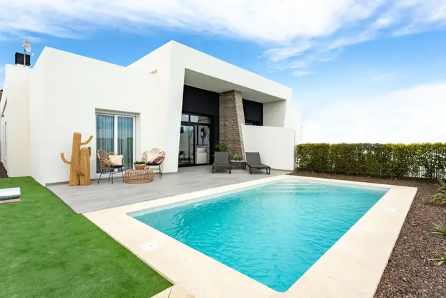 Nieuwbouwvilla met privézwembad aan de golfbaan in Algorfa, La Finca Golf, Algorfa