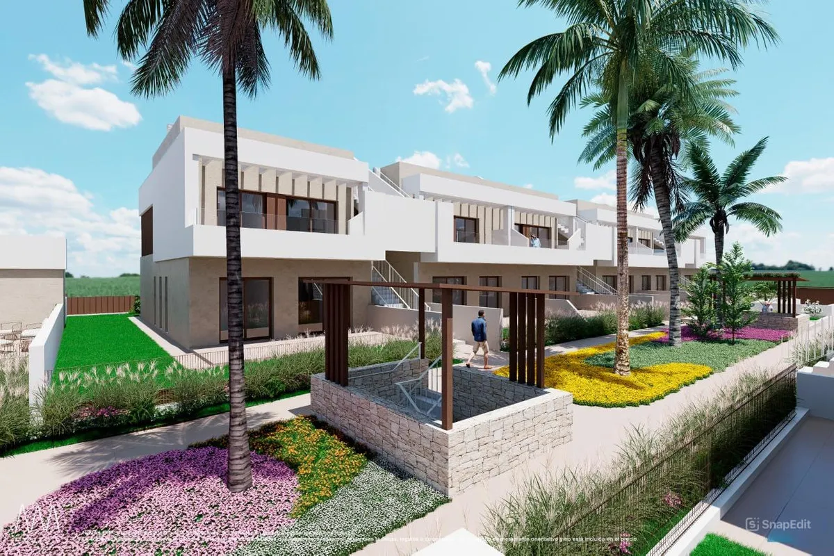 Nieuwbouwvilla's met privézwembad aan de golfbaan in Los Alcázares, foto 2