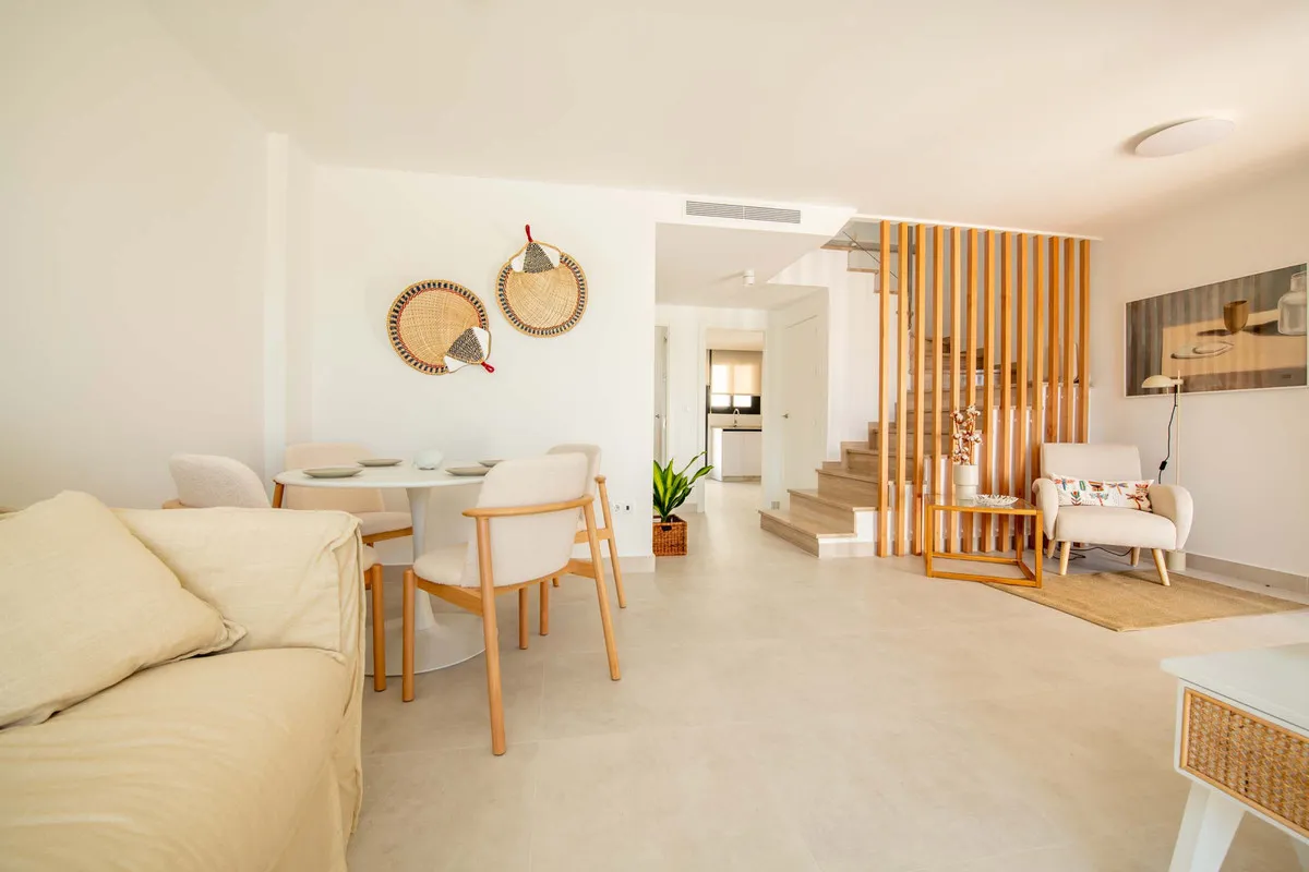 Nieuwbouwvilla's met privétuin en gemeenschappelijk zwembad in Cox, foto 2