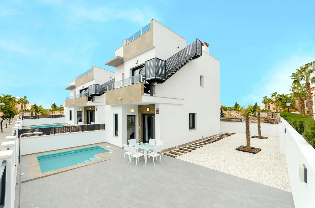 Nieuwbouwvilla met 3 slaapkamers en privézwembad in Torrevieja, foto 1