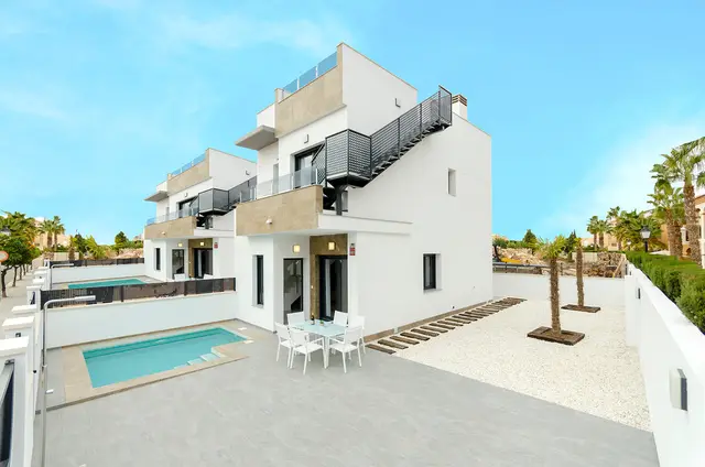 Nieuwbouwvilla met 3 slaapkamers en privézwembad in Torrevieja, Torrevieja
