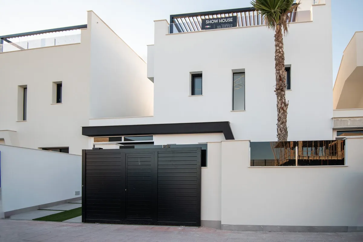 Nieuwbouwvilla met privézwembad en garage in Santiago de la Ribera, foto 2