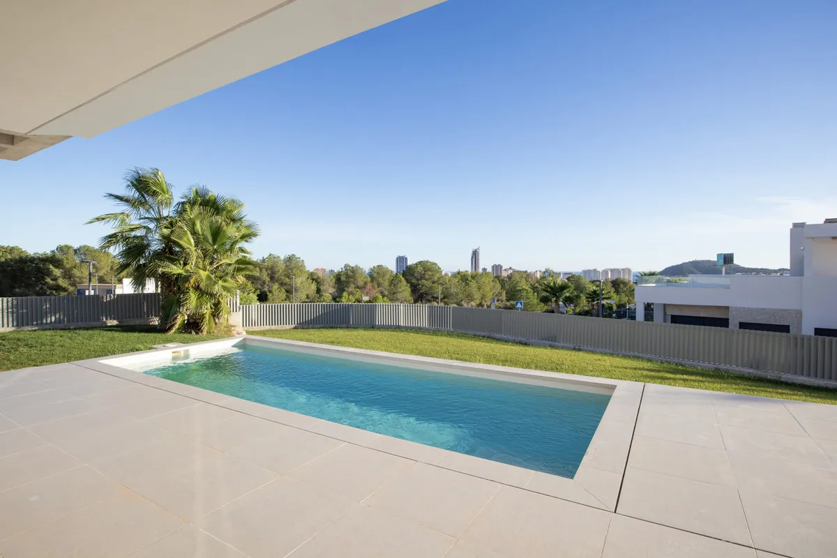 Nieuwbouwvilla met privézwembad en tuin in Finestrat, foto 2