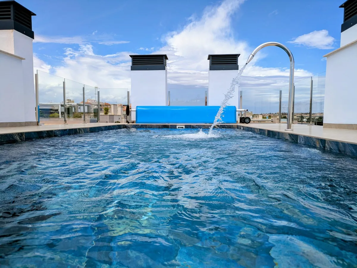 Gemeubileerd nieuwbouwappartement met 1 slaapkamer in Torrevieja, foto 2