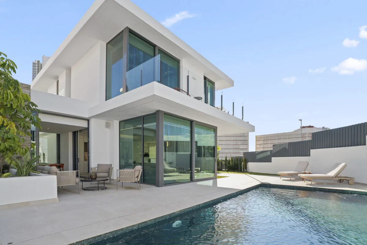 Nieuwbouwvilla's met privézwembad en zeezicht in Benidorm, foto 1