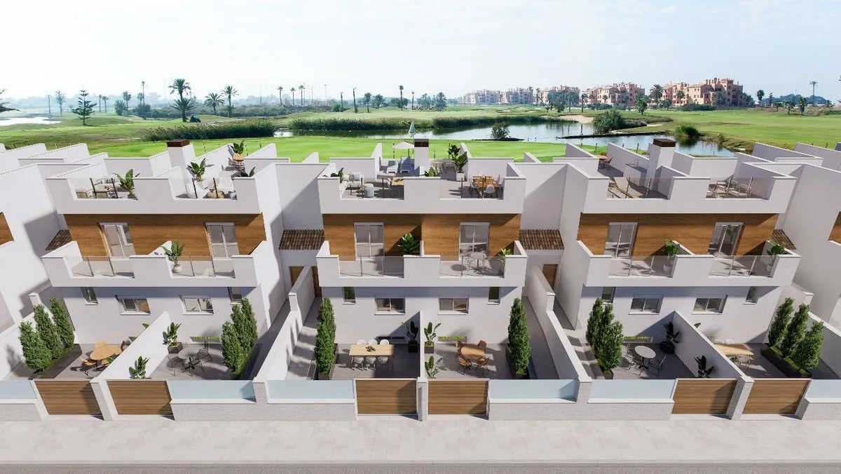 Nieuwbouwvilla's met privézwembad aan de golfbaan in Los Alcázares, foto 2