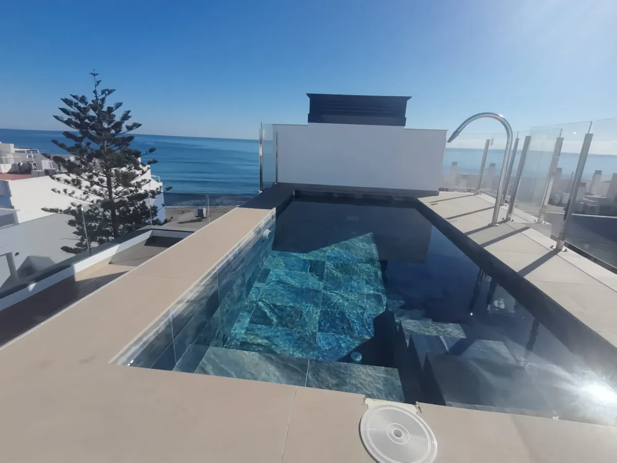 Nieuwbouwappartementen met zeezicht en dakterras in Torrevieja, foto 2