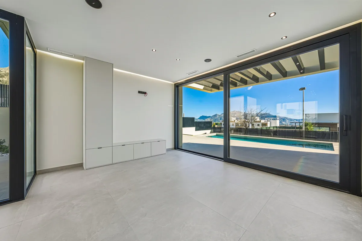 Nieuwbouwvilla met privézwembad en zeezicht in La Nucía, foto 3