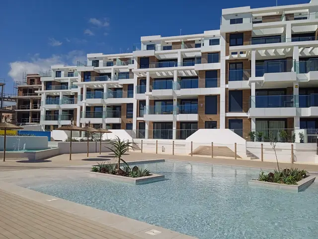 Nieuwbouwappartementen met zeezicht en zwembad in Dénia, Dénia